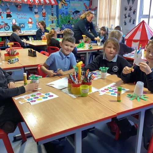 As part of Catholic school’s Week P4A created beautiful flower pots while discussing the theme, ‘We are called to help others flourish, for when we do so, we to flourish’